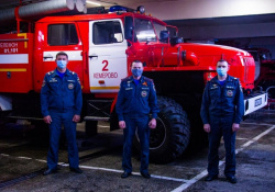 Кузбасских пожарных наградили почетными грамотами за спасение людей 