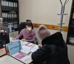 В Центре занятости населения г. Киселевска прошла мини-ярмарка вакансий, приуроченная ко Дню матери