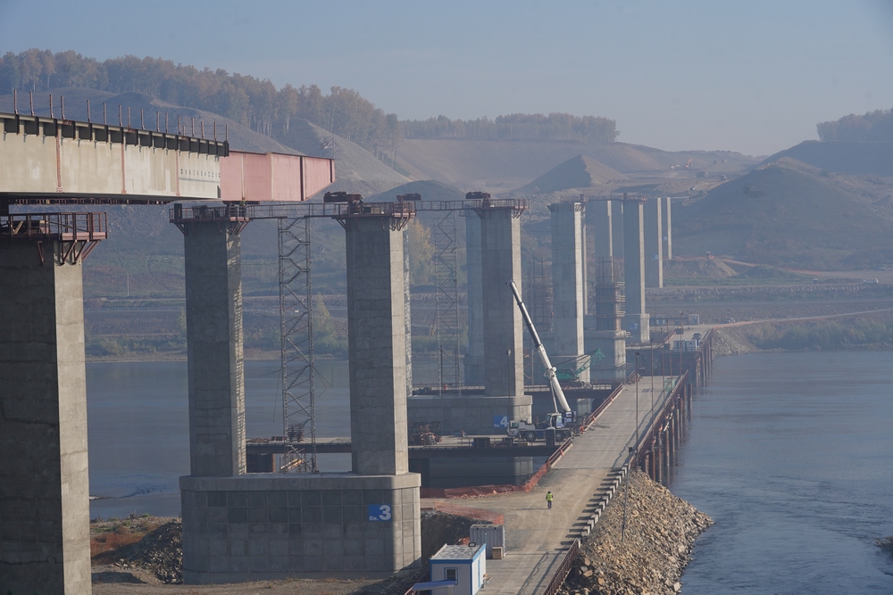 В Кузбассе начат четвертый этап надвижки пролетов моста через реку Томь