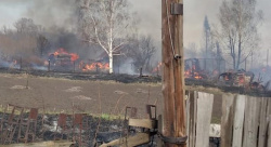 В деревне под Кемерово пожар уничтожил пять жилых домов
