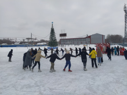 "Татьянин лед": В Киселевске на центральном катке стадиона "Шахтер"  прошло мероприятие ко Дню студента