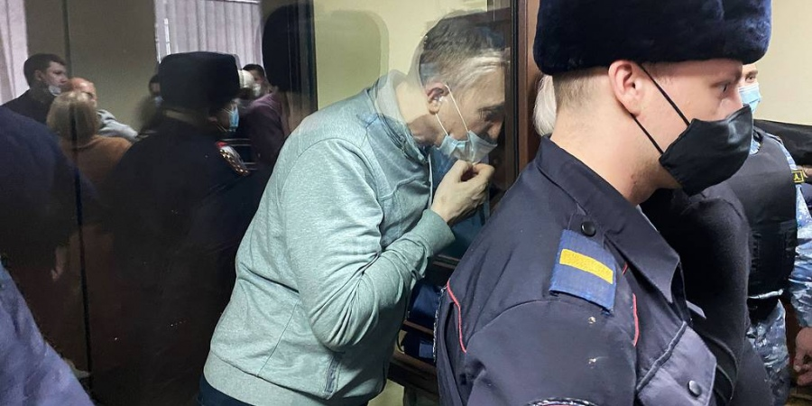 Обвиняемого в вымогательстве экс-главу СК по Кузбассу приговорили к 10 годам колонии