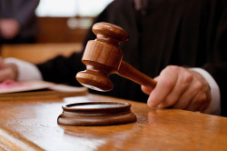 В Киселевске суд вынес обвинительный приговор женщине, давшей взятку судебному приставу-исполнителю