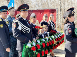 В Ачинске транспортные полицейские почтили память героев Великой Отечественной войны
