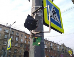 В Новокузнецке задержан мужчина, разбивший металлической трубой новые светофоры (ФОТО)