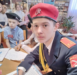 В школе № 35 Киселевска прошел "Урок мужества" с участием ветеранов российского флота