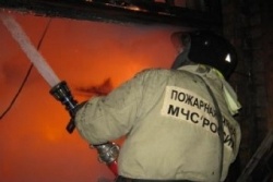 В Киселевске утром 26 ноября загорелся дом по ул. Белогорская