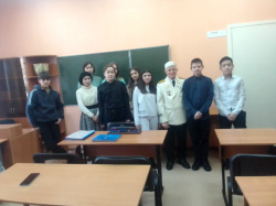Председатель Клуба моряков Киселевска Юрий Антонов встретился с учащимися школы № 23