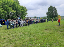 Юных кузбассовцев в летних лагерях обучают правилам безопасного поведения при возникновении пожара