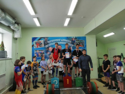 Киселевские спортсмены стали призерами Первенства города Белово по пауэрлифтингу 