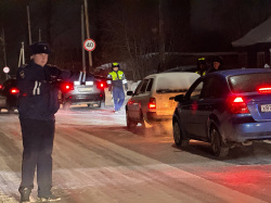 Сотрудниками отдела Госавтоинспекции Отдела МВД России по г.Киселевску в рамках массовой отработки группами нарядов, проведена профилактическая беседа на тему: «Ваш ребенок-пассажир»