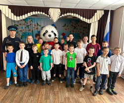 Сотрудники киселевского ОСП ГУФССП по Кемеровской области посетили Детский дом «Радуга» в Киселевске