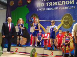 Тяжелоатлеты из Киселевска приняли участие в Региональных соревнованиях