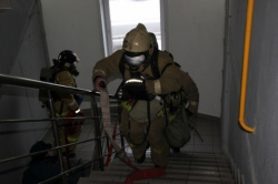 На пожаре в Прокопьевске огнеборцы спасли восемь человек