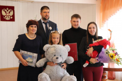 В Киселевске чествовали трехсотого рожденного в Кузбассе ребенка