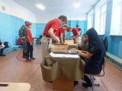 В Белове транспортные полицейские поддержали юных патриотов в сдаче норм ГТО В Белове транспортные полицейские поддержали юных патриотов в сдаче норм ГТО