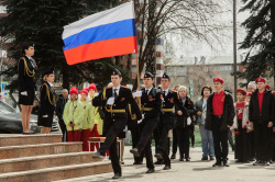 Почти полмиллиона школьников и студентов Кузбасса участвуют во всероссийской акции «Линейка памяти»