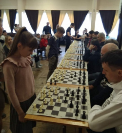 В Киселевске в общеобразовательных организациях прошла городская семейная акция «Шахматный дебют»