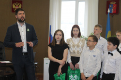 День самоуправления: школьники побывали в администрации Киселевска (ФОТО)