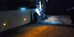 В Прокопьевском районе в результате столкновения автобуса и иномарки пострадали 3 человека