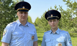 Участковые уполномоченные полиции Киселевска Егор Шелякин и Иван Гуленец спасли женщину, упавшую в колодец с водой