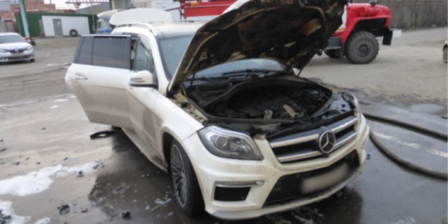 Житель Кемерова из-за обиды на администратора заведения поджег его автомобиль