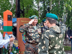 Кирилл Балаганский с пограничниками и активными горожанами принял участие в торжественном мероприятии в честь Дня пограничника