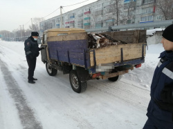 В Киселевске сотрудниками ГАИ задержан УАЗ, перевозивший лом черных металлов