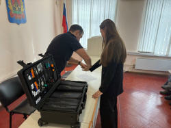 В Киселевске полицейские познакомили подростков с работой сотрудников органов внутренних дел