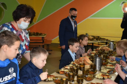 Закончился капремонт столовой школы № 35 Киселевска
