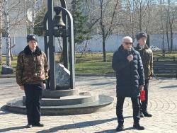 Киселевчане возложили цветы к мемориалу памяти пострадавшим от радиации