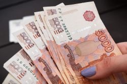 В Прокопьевске санитарка больницы воспользовалась деньгами со счета умершего человека