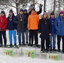 28 января на лыжной базе «Березовая роща» в Киселевске состоялись соревнования по лыжным гонкам