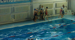 Семейная рождественская акция в бассейне