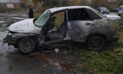 В Кузбассе водитель «Тойоты Лэнд Крузер» спровоцировал смертельное ДТП и скрылся с места аварии