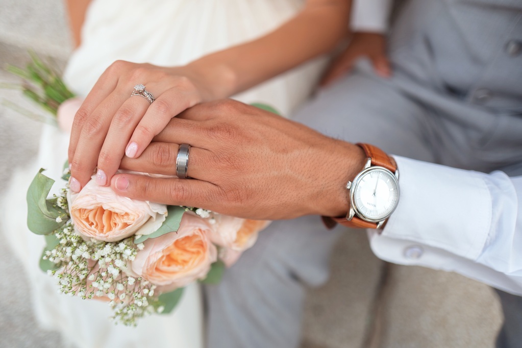 hand-man-ring-flower-love-wedding-bride-groom-marriage-wedding-ring-ceremony-flower-bouquet-53588.jpg hand-man-ring-flower-love-wedding-bride-groom-marriage-wedding-ring-ceremony-flower-bouquet-53588.jpg