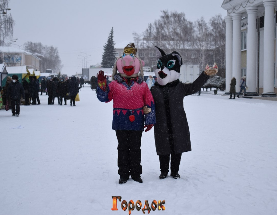 Городок киселевск. Киселевск площадь торжеств 2010 год. Новый год Киселёвск фото. Киселевск зима новый год с людьми. Киселевск площадь торжеств новый проект.