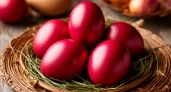 Луковая шелуха больше не в чести: крашу яйца на Пасху одним овощем — цвет роскошный и богатый
