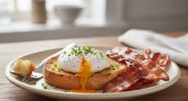 Яичница отдыхает, бутерброды в прошлом: новый тренд завтрака — тост с яйцом, беконом и пряным карри