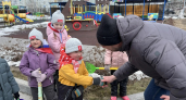 В Киселевске детсадовцы взяли в руки лопаты и присоединились к весенней акции «Первых» 