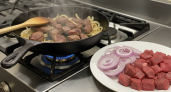 Что сначала нужно обжаривать для плова — лук или мясо? Запомните раз и навсегда