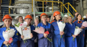 Глава Киселевска поздравил сотрудников завода «Знамя» с Днём химика и вручил награды