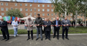 Завод «Знамя» подарил Киселевску футбольное поле с волейбольной площадкой