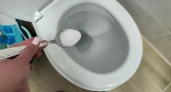Зачем нужно солить воду в унитазе — запомните эту хитрость раз и навсегда