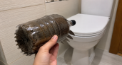 Когда унитаз засорился — делаю из пластиковой бутылки «подводного крота»: засор вылетает моментально 