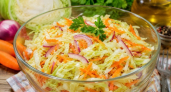 Как пошла молодая капуста: делаю такой салат — и к мясу, и к картошке. Хруст, свежесть и вкус в одной тарелке