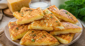 Мешу кефир с сыром: жарю сырные треугольники — 2 пригорка вкусноты из простых продуктов 
