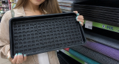 Хозяйки скупают в Фикс Прайс «умные» поддоны: вот почему они стали на даче многофункциональным хитом