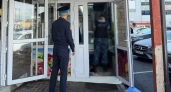 Работу мясного магазина в Кемеровской области остановили на 15 суток из-за мух