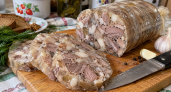 Кладу мясо в бутылку – получаю зельц вкуснее колбасы: ни капли добавки, а на столе смотрится как деликатес